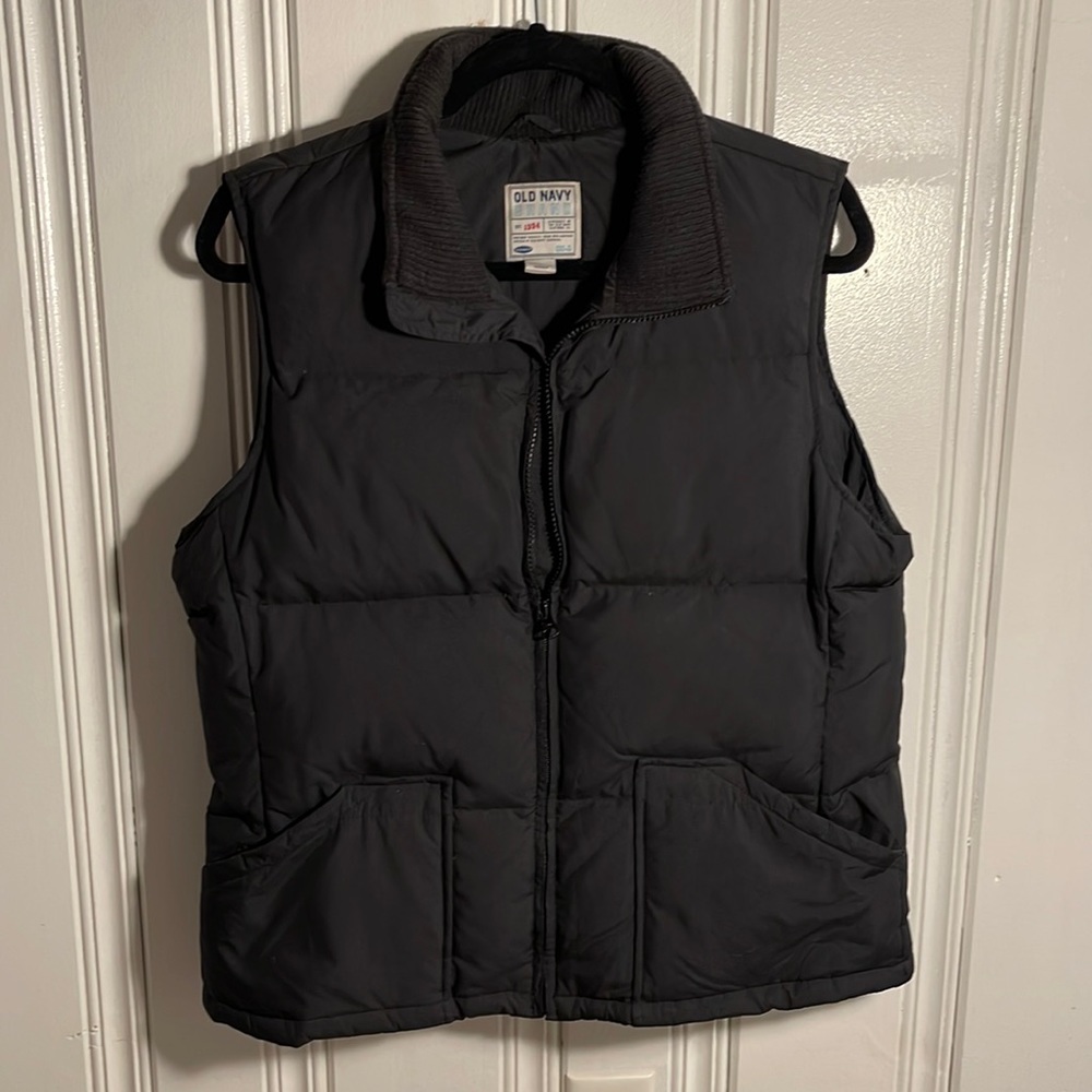 Old Navy black puffer vest size large